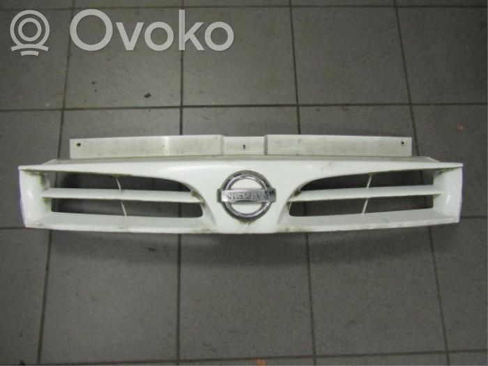 Nissan Primastar Etupuskurin ylempi jäähdytinsäleikkö 
