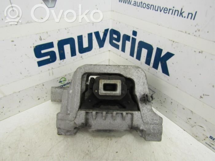 Engine mount bracket   1839G2