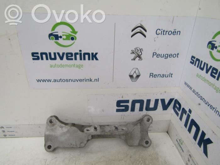 Peugeot 207 Engine mount bracket 
