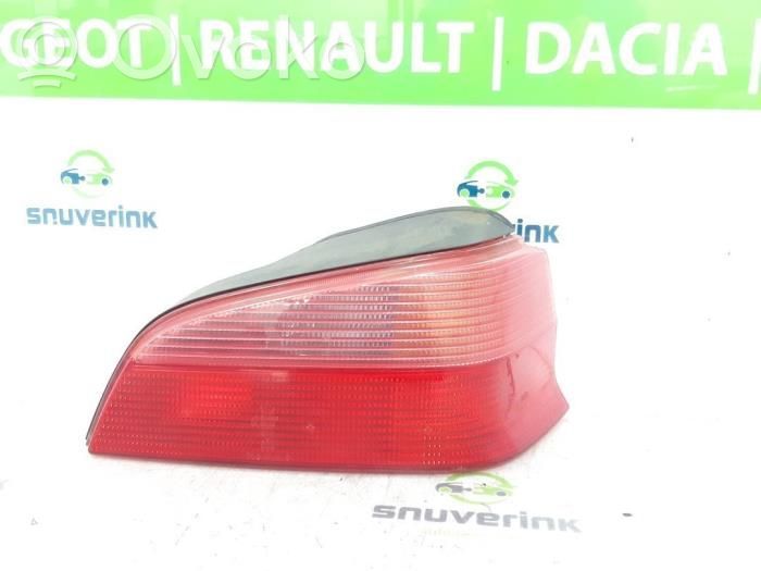 Peugeot 106 Aizmugurējais lukturis virsbūvē 