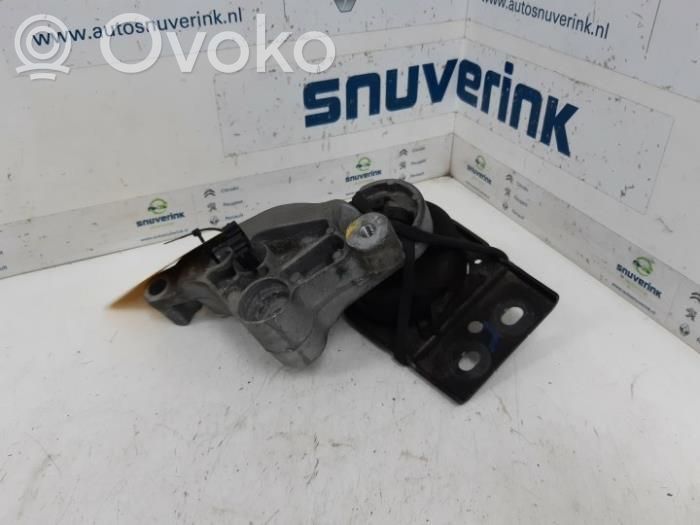 Renault Laguna III Moottorin kiinnikekorvake 