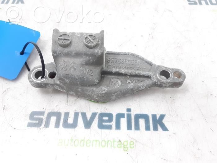 Peugeot 208 I Supporto del generatore/alternatore 