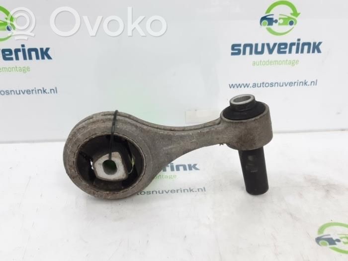 Gearbox mounting bracket