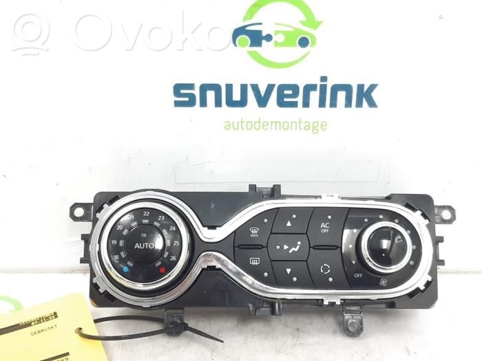 Renault Clio IV Climate control unit 