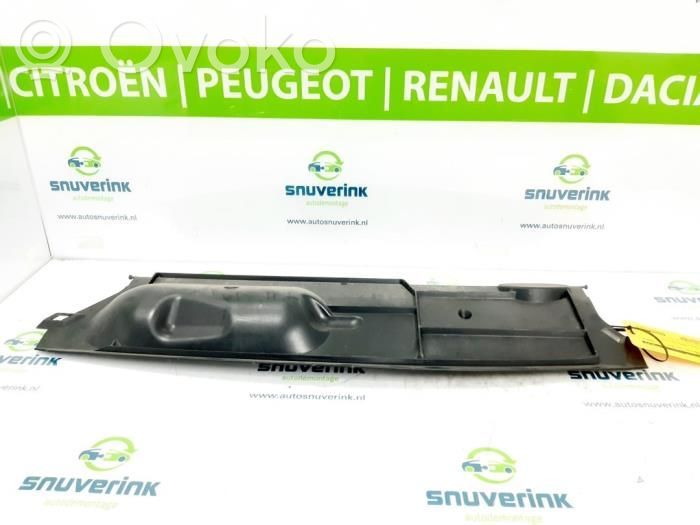 Renault Megane III Wlot / Kanał powietrza intercoolera 
