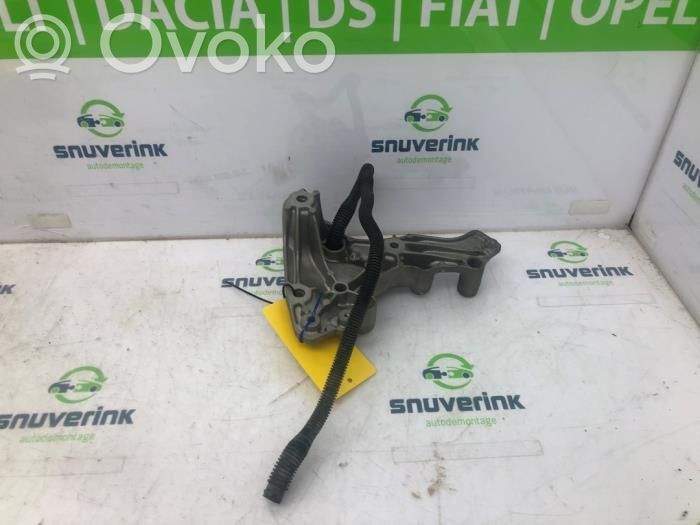 Renault Trafic III (X82) Other engine bay part 