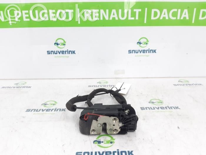 Iveco Daily 5th gen Etuoven lukko