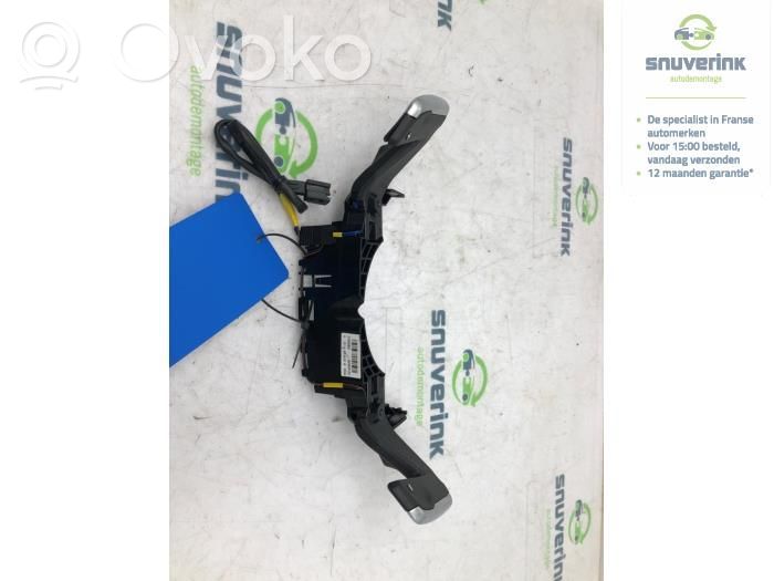 Peugeot 2008 II Otros interruptores/perillas/selectores 