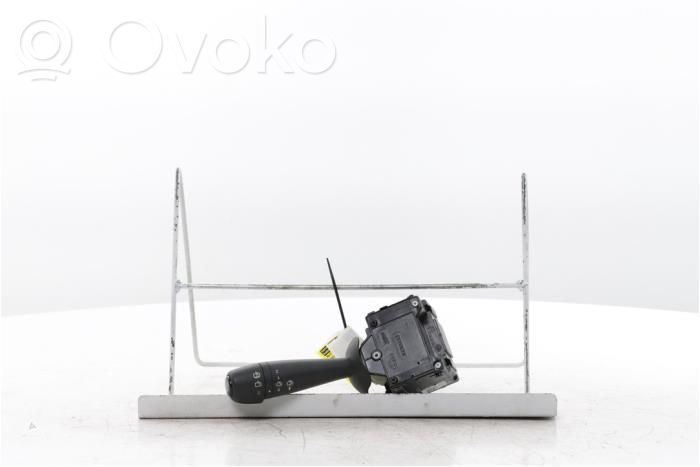 Dacia Sandero Wiper control stalk 