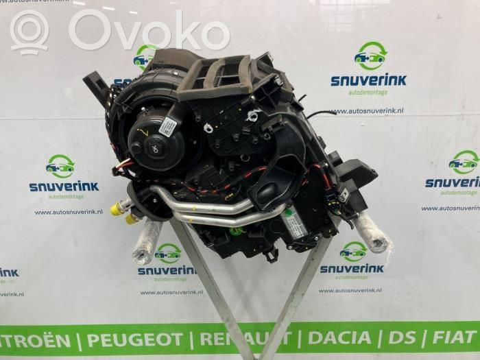 Opel Corsa F Obudowa nagrzewnicy 