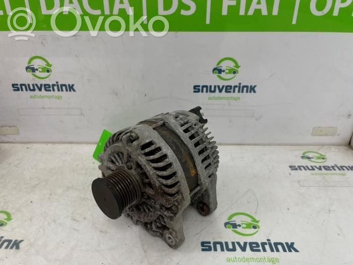 Opel Vivaro Generatore/alternatore 