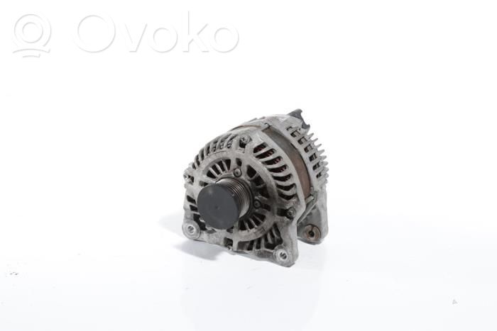 Opel Vivaro Generatore/alternatore 