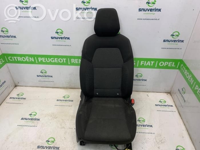 Renault Clio V Etumatkustajan istuin 