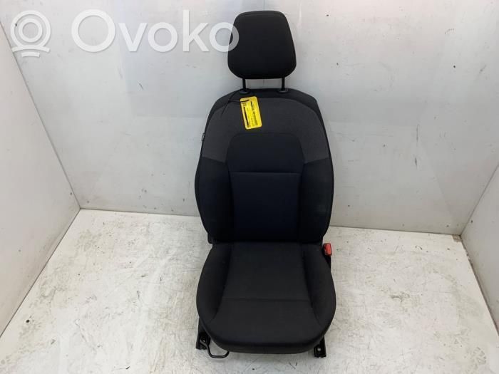 Dacia Sandero III Etumatkustajan istuin 