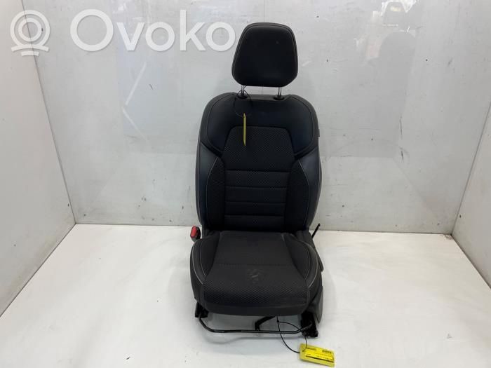 Renault Arkana Front driver seat 