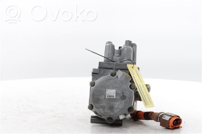 Renault Twingo III Air conditioning (A/C) compressor (pump) 