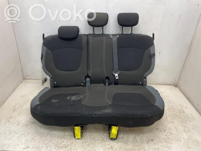 Renault Captur Takaistuin 