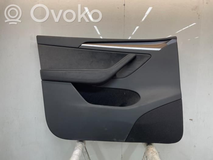 Tesla Model Y Etuoven verhoilu 