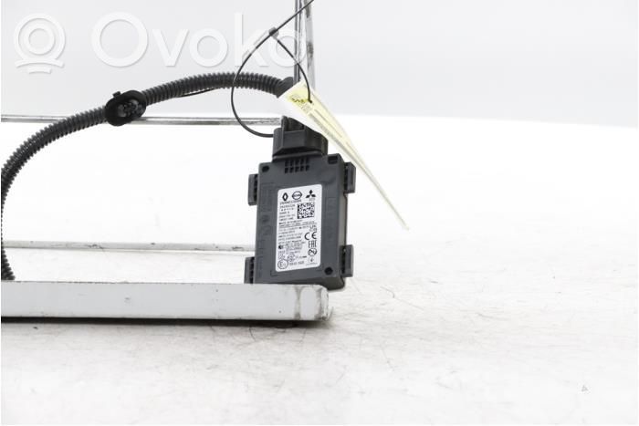 Renault Symbioz Distronic sensor radar 