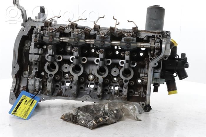 Peugeot 308 Engine head 