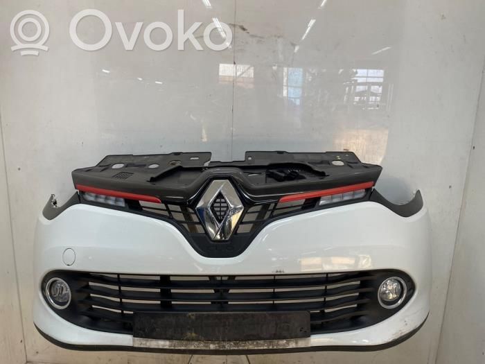 Renault Clio IV Parachoques delantero 