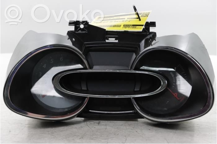 Renault Clio IV Geschwindigkeitsmesser Cockpit 