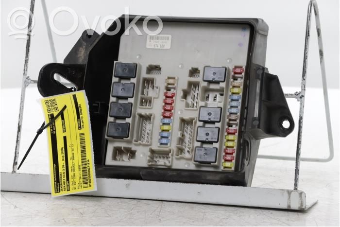 Renault Clio III Fuse box set 