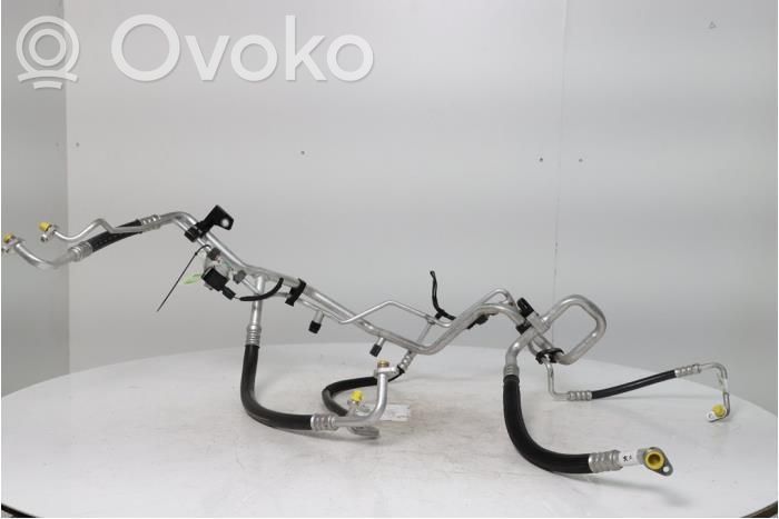 Opel Vivaro Ilmastointilaitteen putki (A/C) 