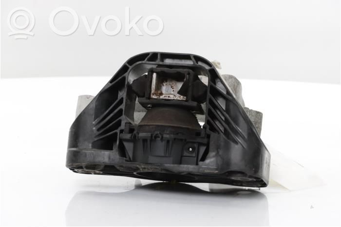 Engine mount bracket   112102979R
