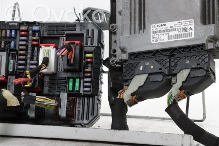 Peugeot 5008 Calculateur moteur ECU 