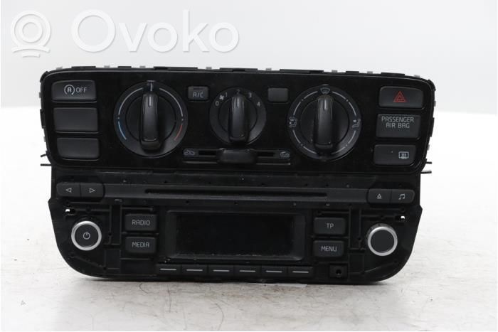 Volkswagen Up Panel / Radioodtwarzacz CD/DVD/GPS 