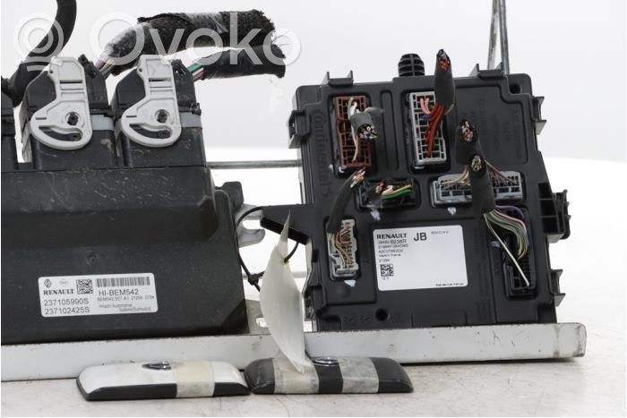 Renault Captur II Engine control unit/module 