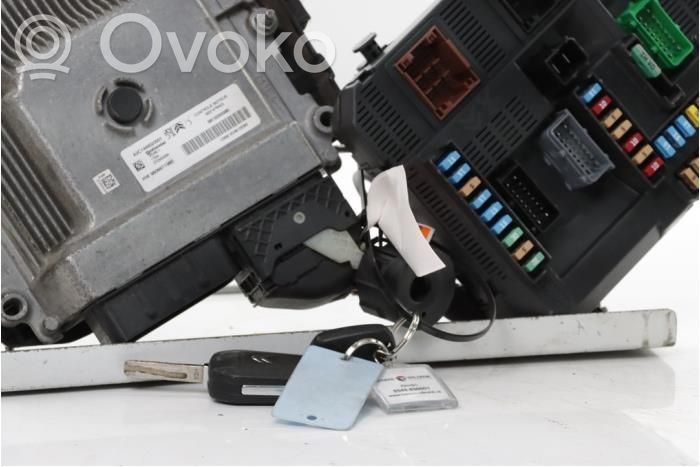 Unidad de control/módulo del motor   1612139080,1612246480,1613421780,1669607580,1677644180,1677650280,9807531680,9810336180