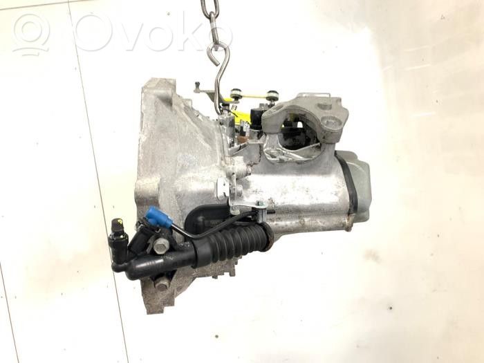 Opel Crossland X Caja de cambios manual de 5 velocidades