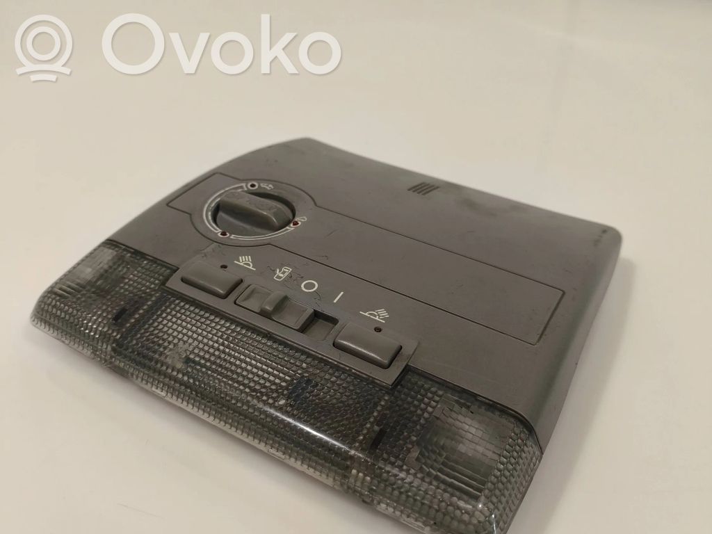 Etuistuimen valo   4D0877829
