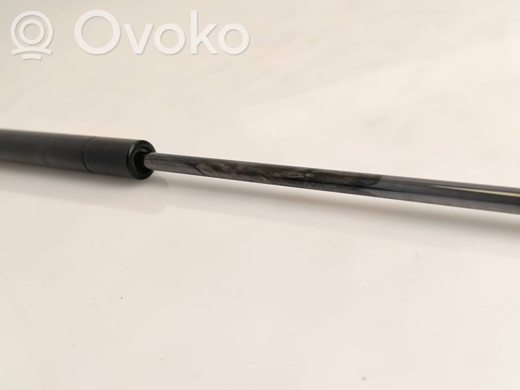 Siłownik maski przedniej   8G0823360B,8713890350