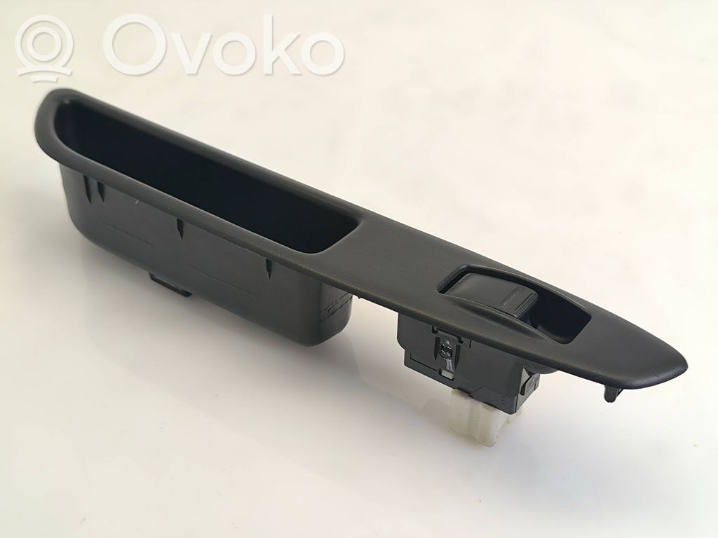 Electric window control switch   SAL90