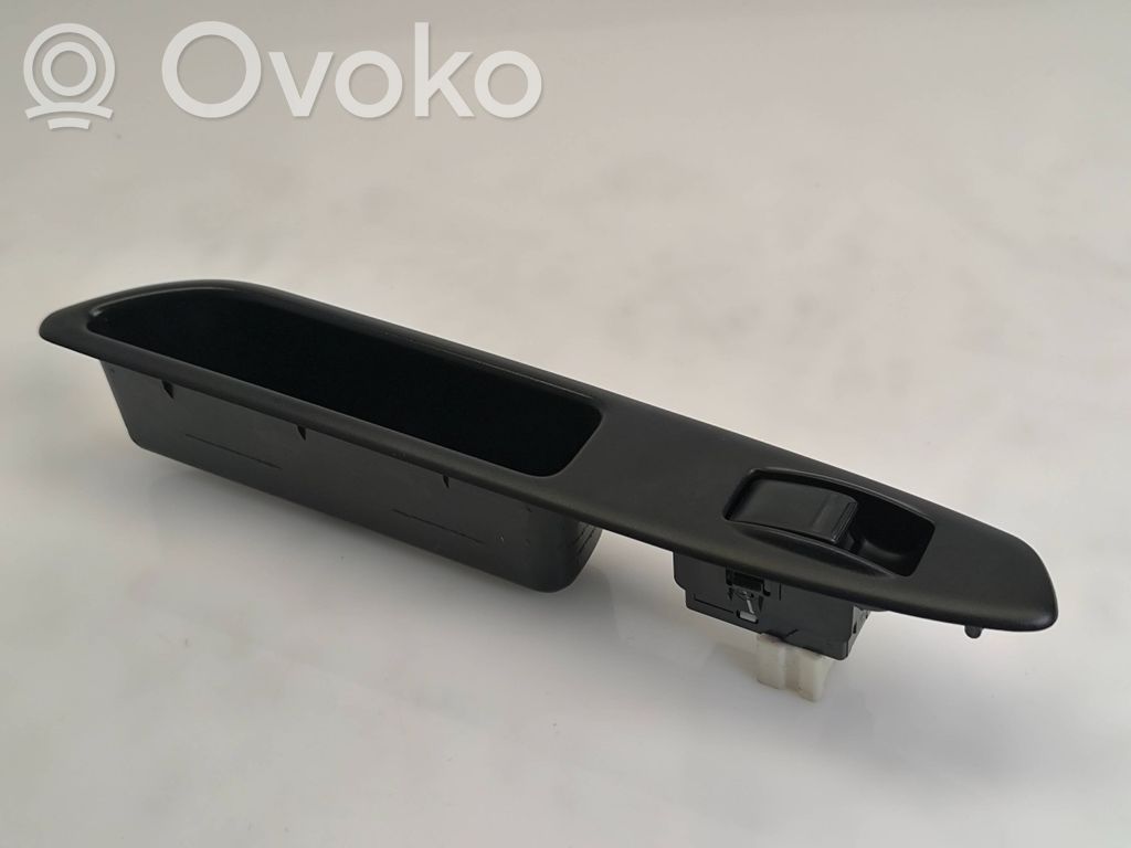 Electric window control switch   SAR90,RR90,S120,2050WH