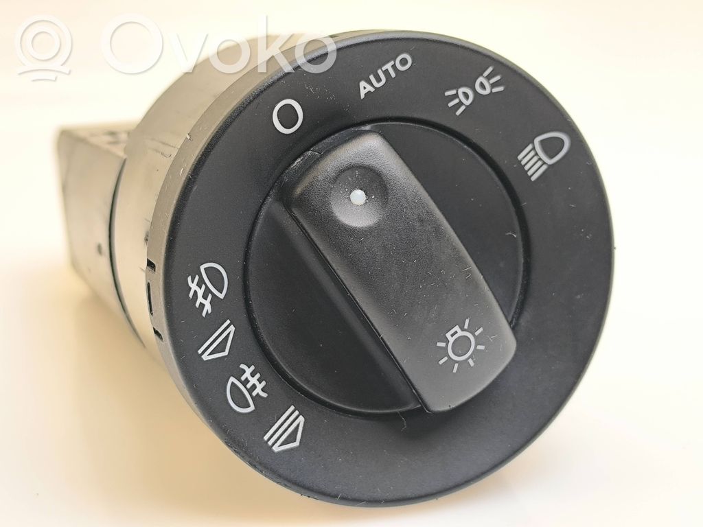 Interruptor de luz   8E0941531D,K3215X