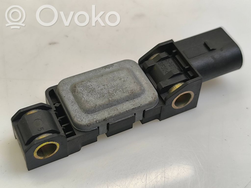 Audi A6 S6 C5 4B Airbag deployment crash/impact sensor 