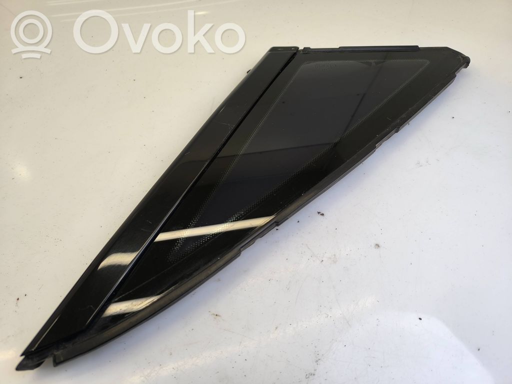 Audi A8 S8 D2 4D Rear side window 