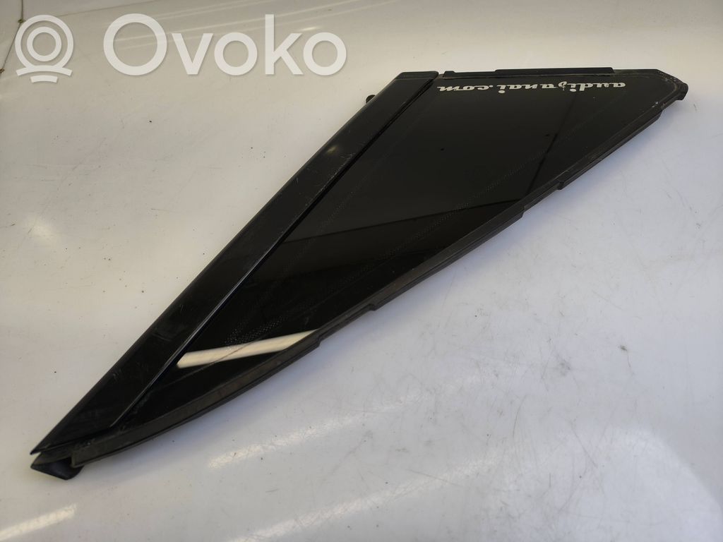 Rear side window   4D0845300