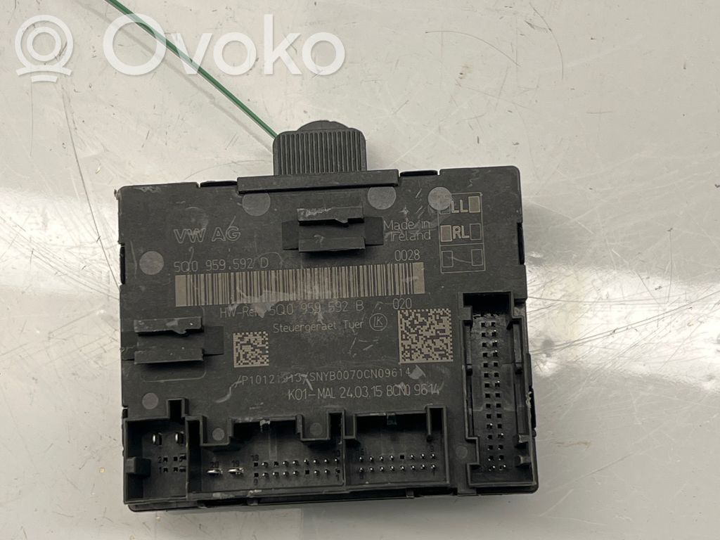 Volkswagen PASSAT B7 Door control unit/module 