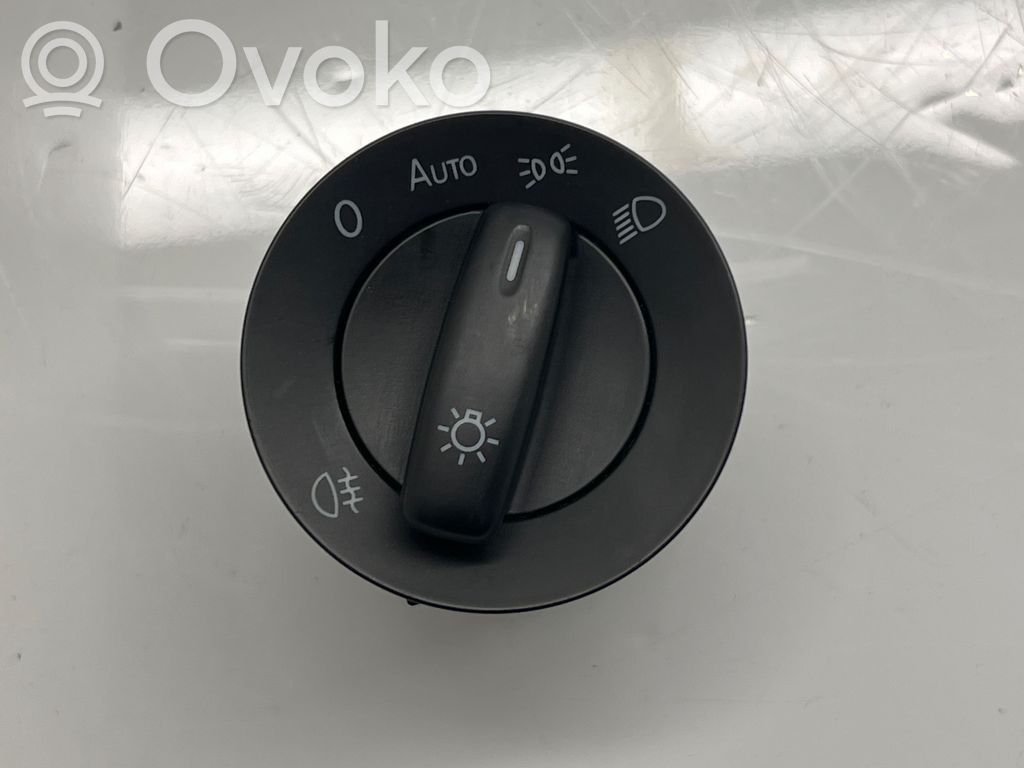 Volkswagen Golf SportWagen Light switch 