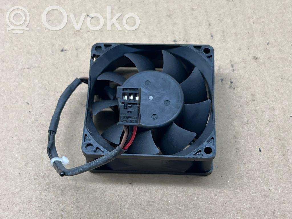 BMW 3 E90 E91 Engine control unit/module fan 