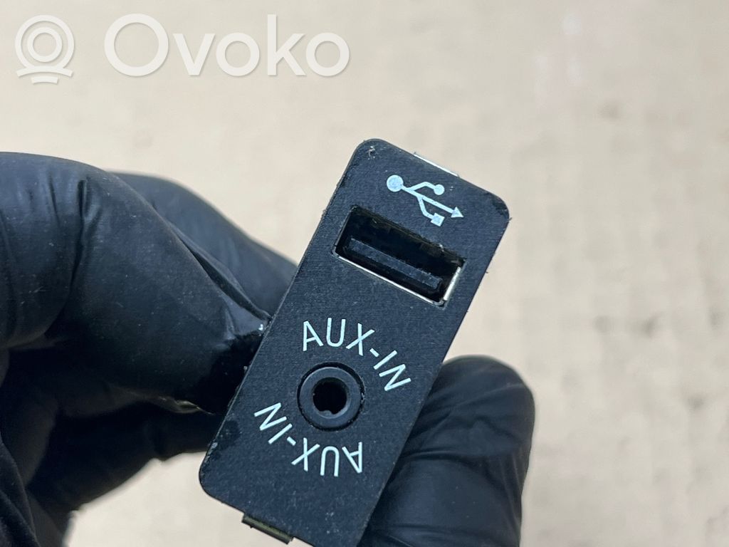 BMW X5 F15 USB jungtis 