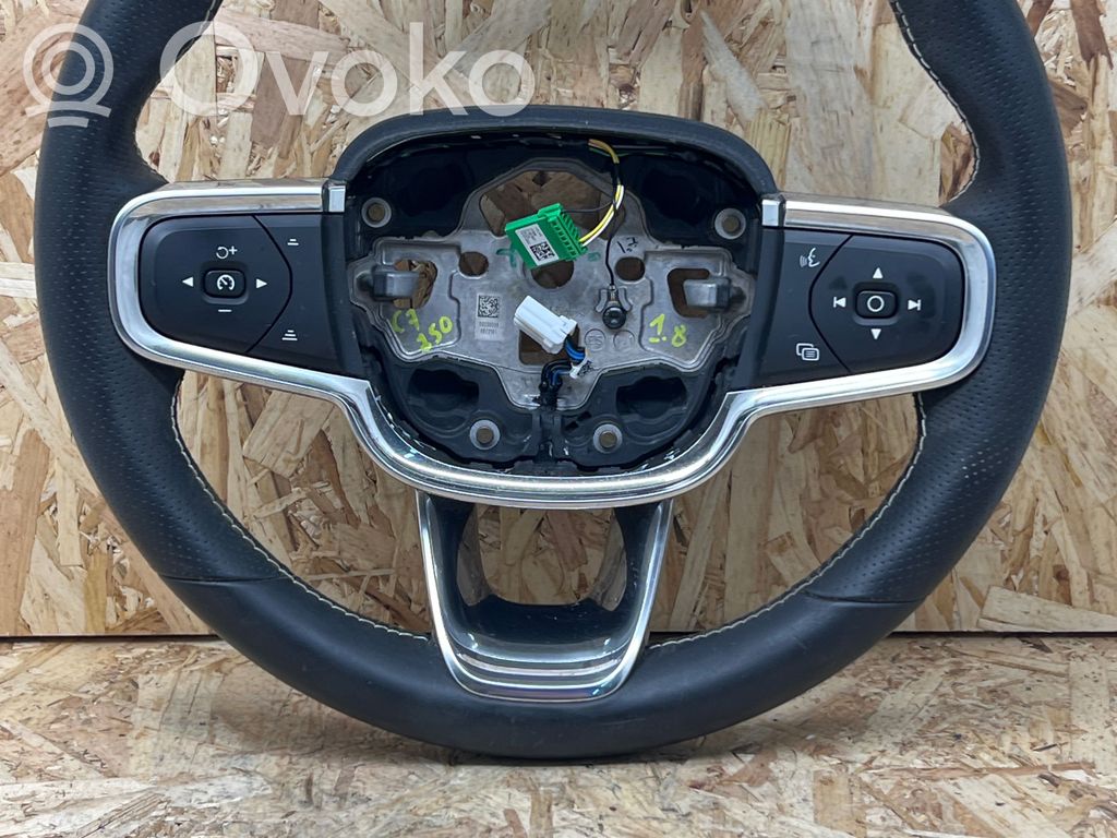 Volvo XC40 Ohjauspyörä 