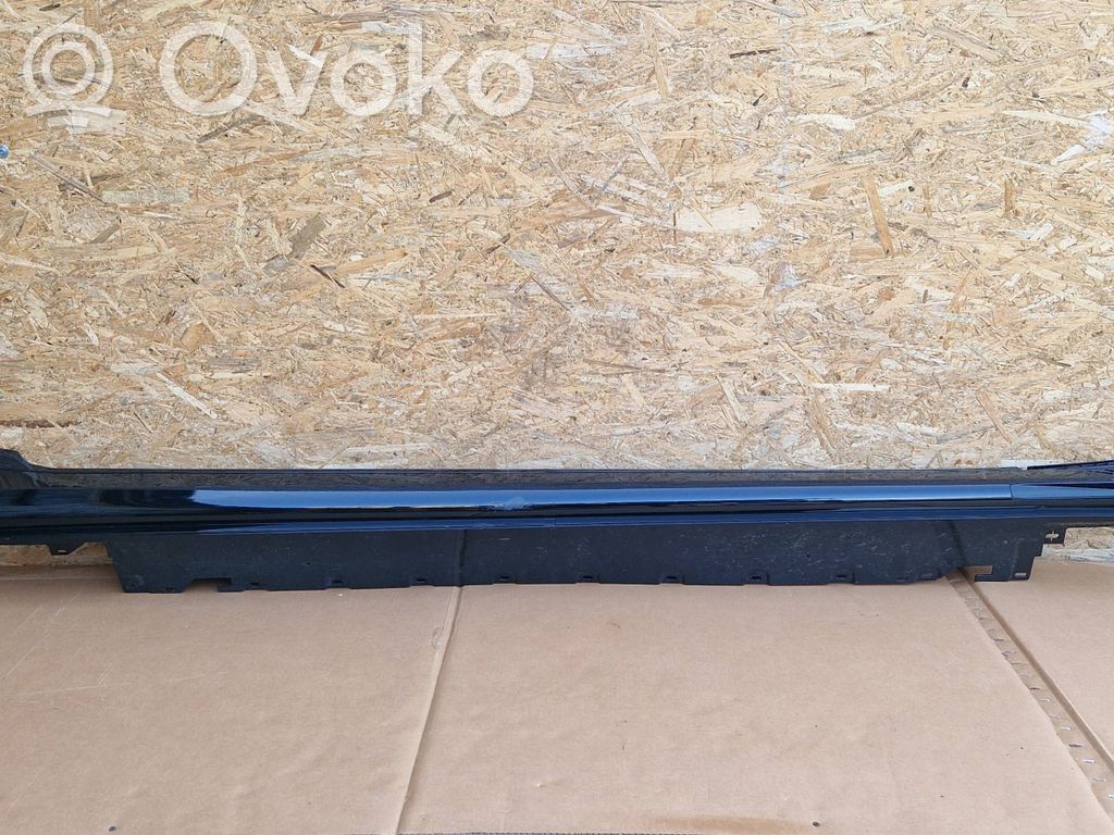 BMW 7 G70 Moldura lateral zona de pies 