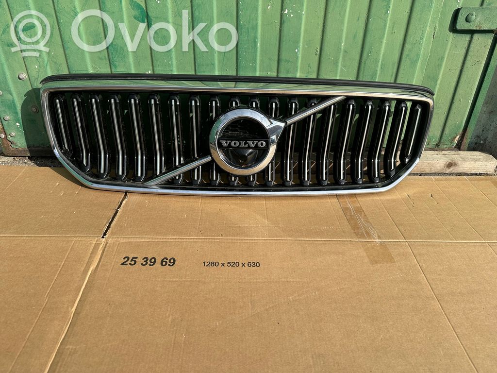 Volvo XC40 Rejilla delantera 