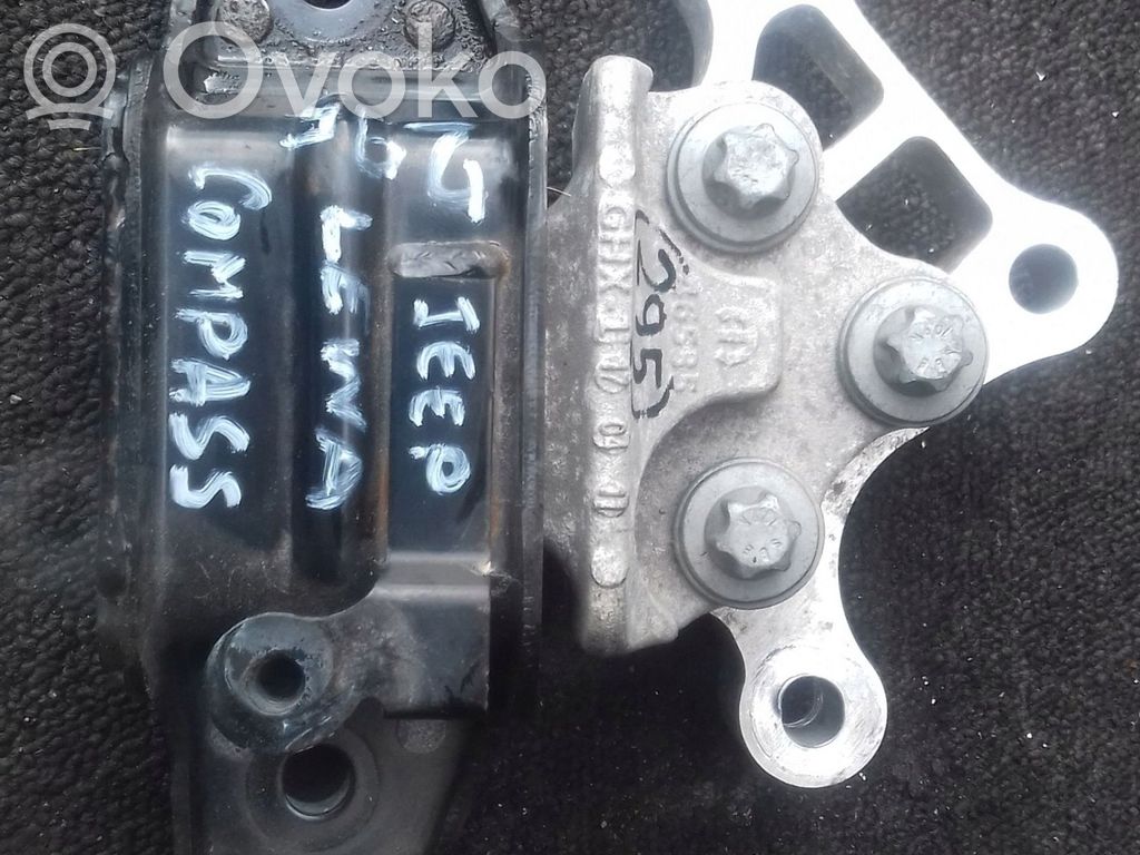 Jeep Compass Engine mounting bracket 
